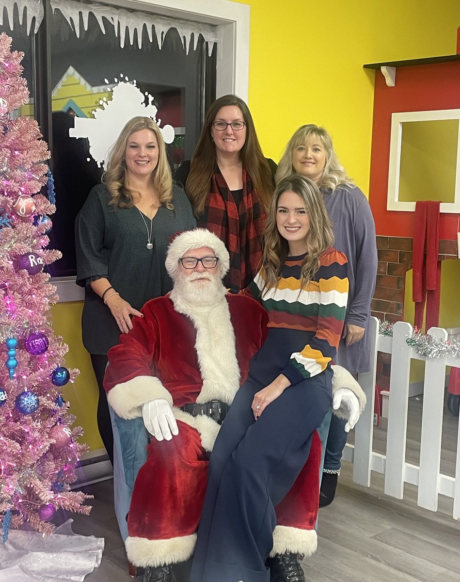 Santa told us we’re on the Nice List!
#SixSquad <a href="/HiscockMrs/">Mrs. Hiscock’s Class</a> <a href="/mmeparrott/">Victoria Parrott</a> <a href="/stephanie_bl/">Stephanie Blackwood</a> @ElizabethParkEl