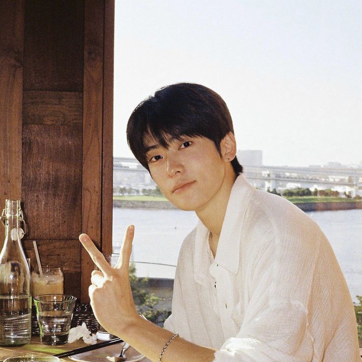 ㅡ ASKAVARA ㅡ

a jung jaehyun short au
©Ccandelightl