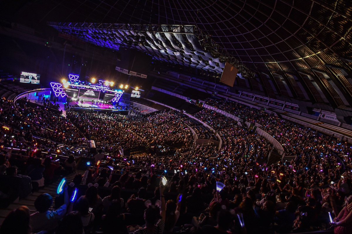 12.03.22

— drop @ if you witnessed the first enhypen's funmeet in the Philippines. TEAM LABAS, TEAM BAHAY, TEAM FUNMEET. I'll bookmark this for memories ❤