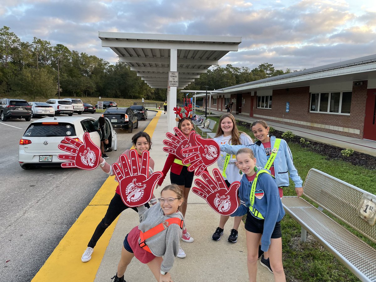 Widalis_Camacho's tweet photo. High Five 👋🏻 for Christmas vibes 🎄and school spirit ❤️ brought to you by our fabulous 4th Grade Team @freedomvolusia #FalconPride #HighFiveFriday https://t.co/D2J5X6BANn