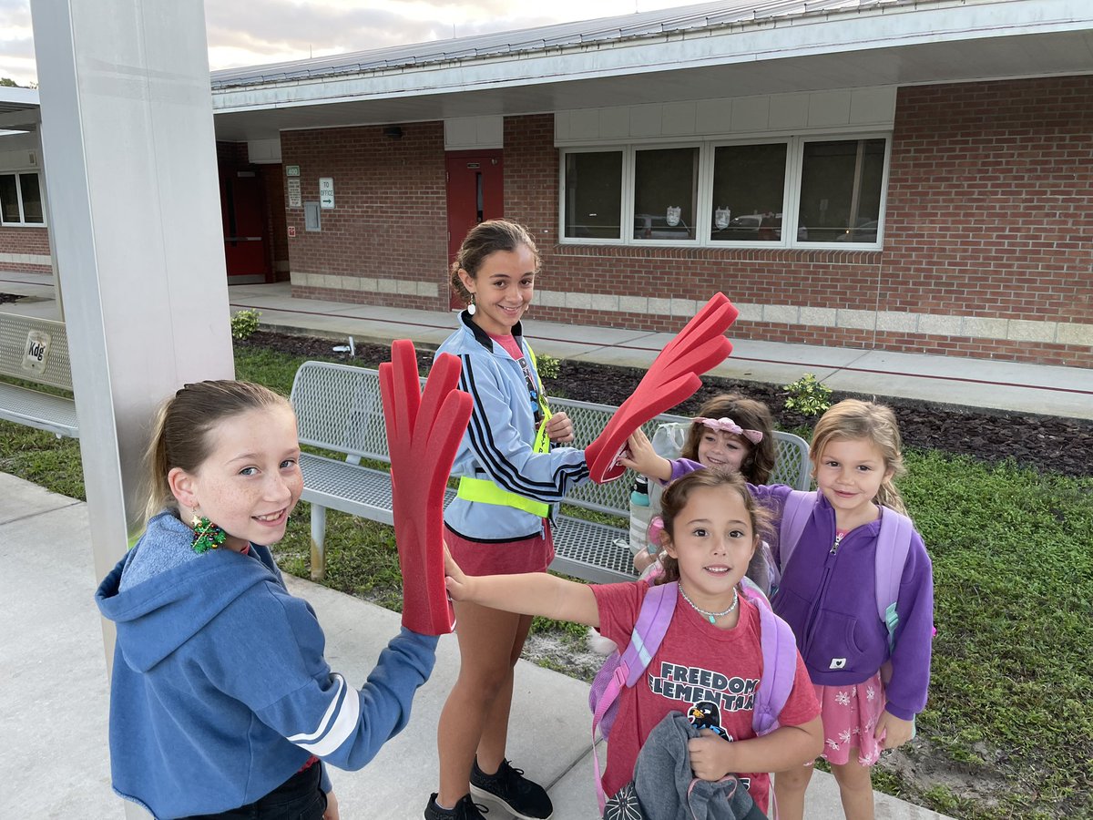 High Five 👋🏻 for Christmas vibes 🎄and school spirit ❤️ brought to you by our fabulous 4th Grade Team @freedomvolusia #FalconPride #HighFiveFriday