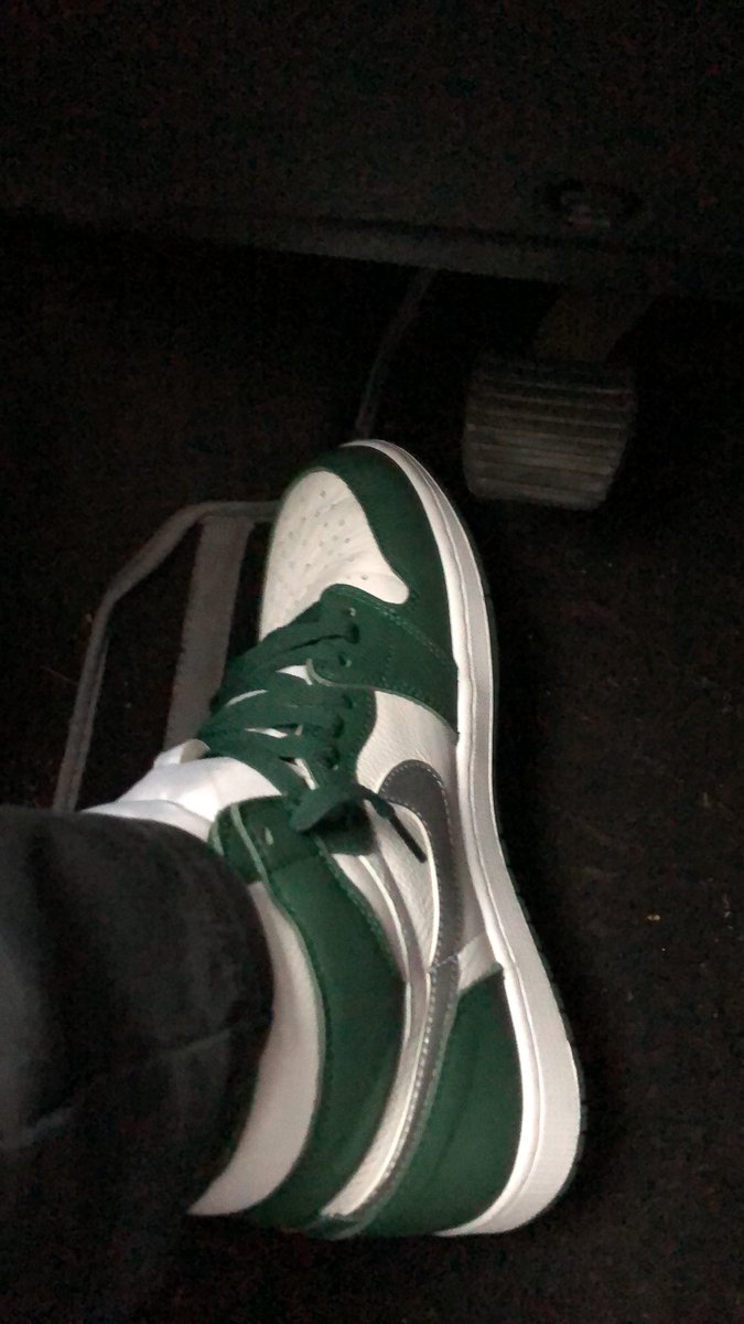 resell_ml's tweet photo. @Little_Booyy_ @Sneakerologue 🤝🤝 https://t.co/HyZZc5Sb8W