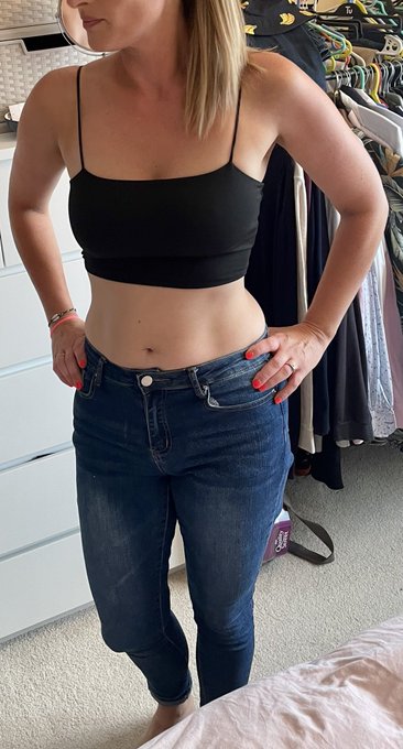 Loads of new OnlyFans subscribers over the last 3 days. 50% off until Christmas and anyone who wants<a href="/tag/hotwife"class="tags"><span>#hotwife</span></a><a href="/tag/qos"class="tags"><span>#qos</span></a><a href="/tag/qostattoo"class="tags"><span>#qostattoo</span></a>