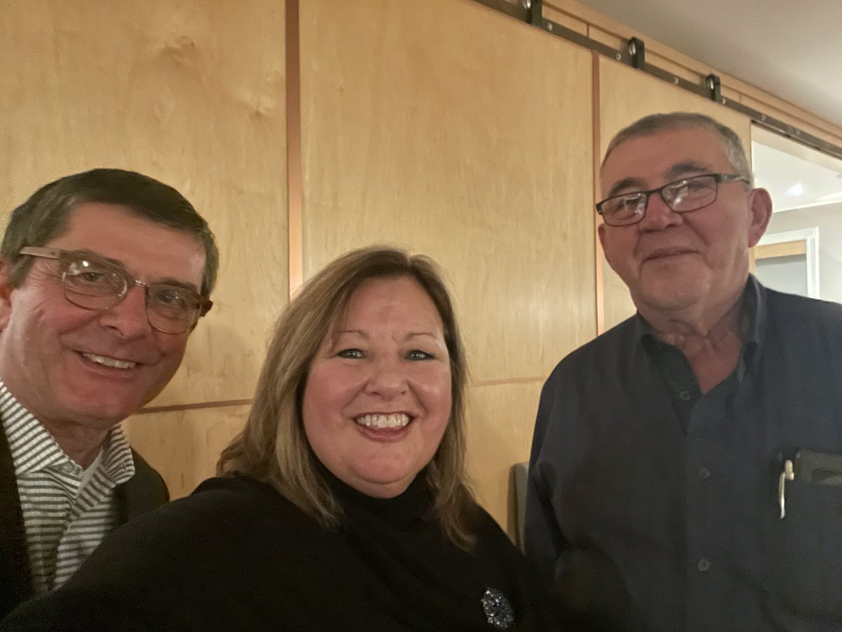 Lisa Thompson tweet media