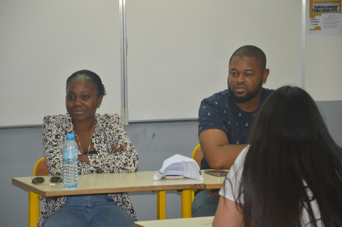 SayfonBalde's tweet photo. La quatrième édition du forum AGORA des anciens élèves s'est tenue ce samedi 3 décembre avec la participation de plusieurs anciens du LAC. Objectif : orienter les élèves sur leur choix de filière post bac . #SharingIsLoving https://t.co/QQPMSu4Tf6