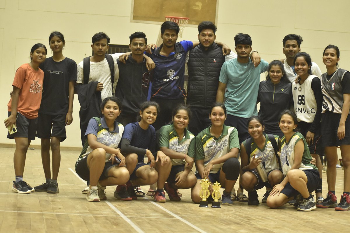 newhostelru's tweet photo. Glimpses of Women Inter-Hostel Basketball tournament organised by our New Hostel in collaboration with RNHEA,The Winner team was Parija Hostel and the Runners up team was Daya Hostel.Some pics of the tournament are mentioned belowπ
#Total_New
#Ravenshaw_University
#Silver_City https://t.co/HWsGTzWA7c