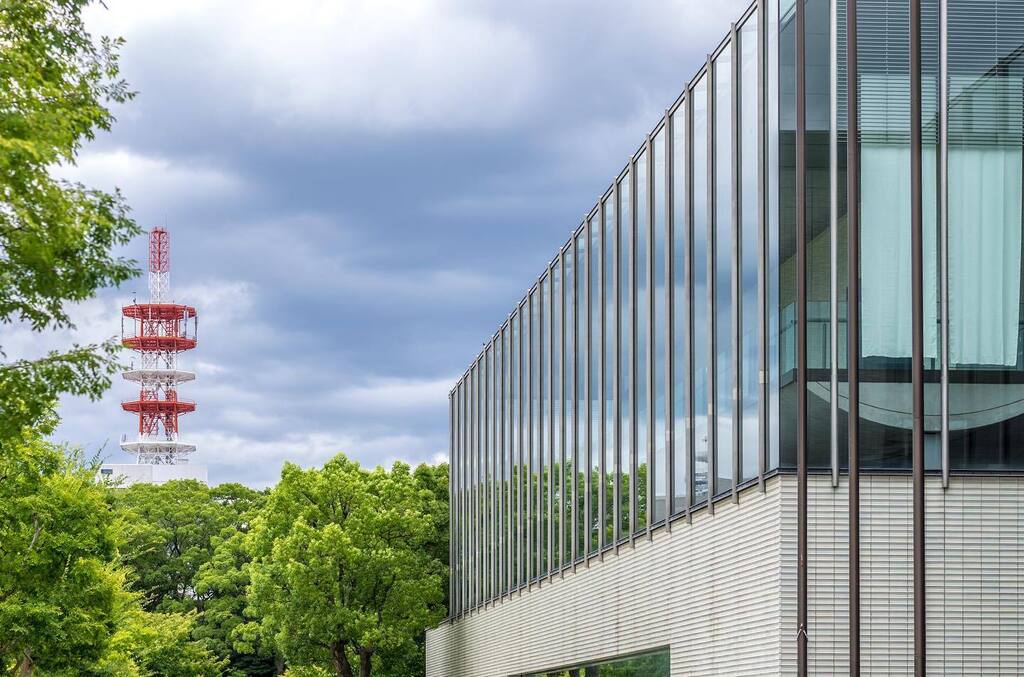 pre1011's tweet photo. cloudy…
・
・
・
・
・
#リフレクション #リフレクションのある風景 #reflection #cloudy #曇り空 #ehimejapan #愛媛県立美術館 https://t.co/QeysD99Ks5