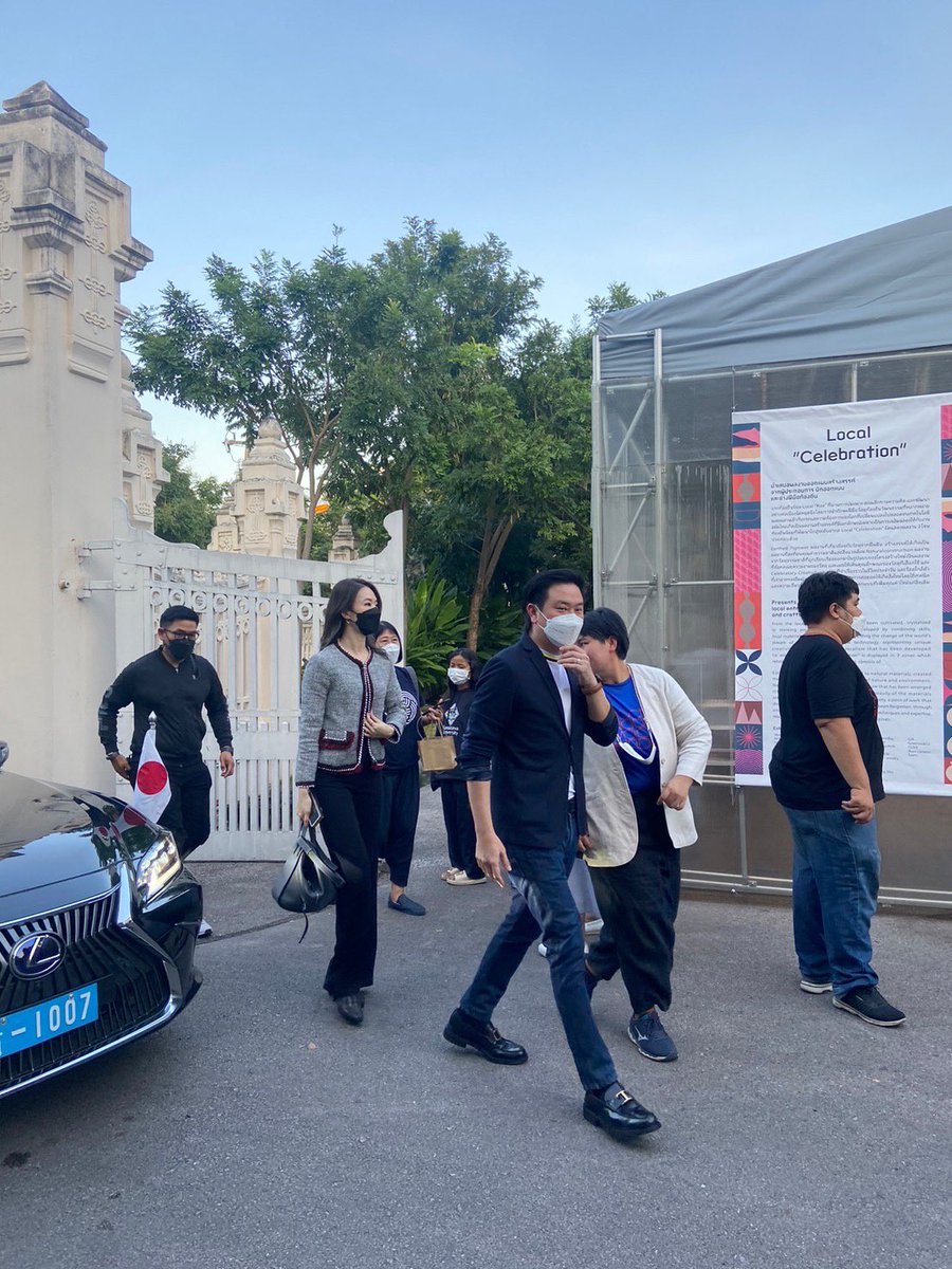 jakkaphon_18's tweet photo. ร่วมเปิดงาน #Chiangmaidesignweek ภายใต้ concept #LocalRiseAtion สนับสนุนและส่งเสริมความเป็น #CreativeEconomy ของชาวเชียงใหม่ได้เป็นอย่างดีครับ https://t.co/JL8XZHV4tA