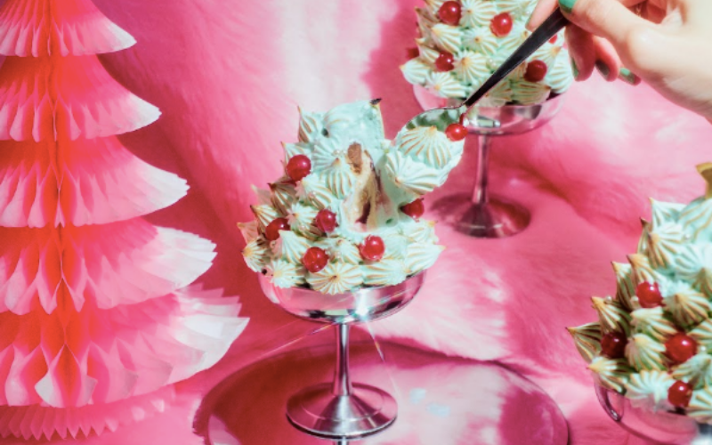 LondONtheinside's tweet photo. The season of mad Christmas food specials has begun https://t.co/Xl3HCF5w1b https://t.co/2wyJrAAT8L