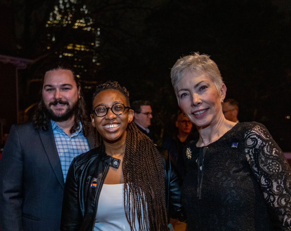 Kelley Robinson tweet media