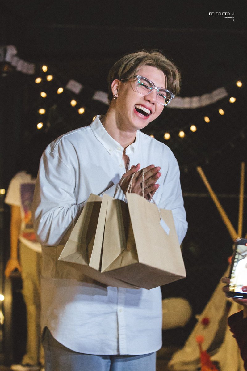 ★ (slow) tweet media