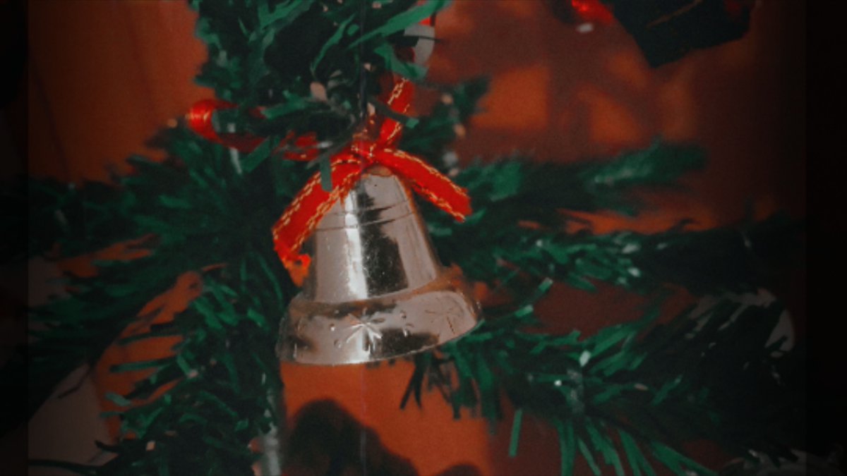 KNeshlin's tweet photo. For centuries, 🔔bells have been rung to announce the arrival of the #Christmas  season. They can symbolize the 📯announcement of the birth of Christ👼 when angels🧚‍♀️ in heaven praised God and declared, “Glory to #God in the highest, and on earth peace, good will toward men” https://t.co/mMX4VGAq7L