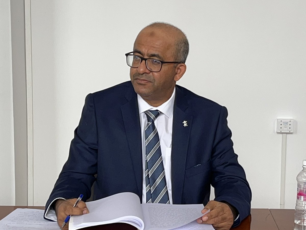 Ahmed_M_Obaid's tweet image. بفضل من الله ونعمة،حصلت هذا اليوم على رسالة الدكتوراة من جامعة تونس بعنوان&quot;الشعر والشعراء في كتب الأدب والنقد في القرن الثالث الهجري&quot; وهي تناقش حركة التأريخ للشعر في القرن الثالث الهجري وتأثيرها في التأريخ للشعر لدى مؤلفي القرنين الرابع والخامس الهجريين.