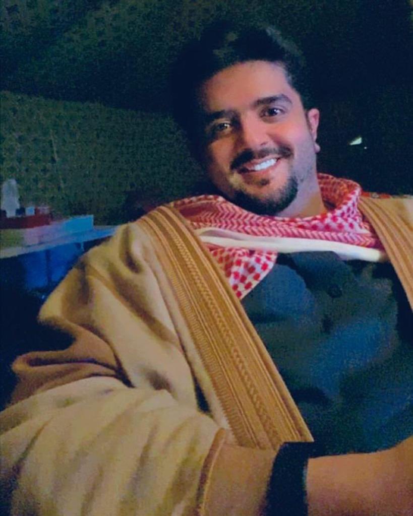 امير الانسانيه 
الامير #عبدالعزيز_بن_فهد حفظه الله 
قدم الخير بكل أشكاله دون شروط، يساعد كل من لجأ إليه،  واعطى دون انتظار مقابل 
دعواتكم الطيبه الى صاحب الكلمة الطيبة والابتسامة الصادقة ❤️🙏🏻