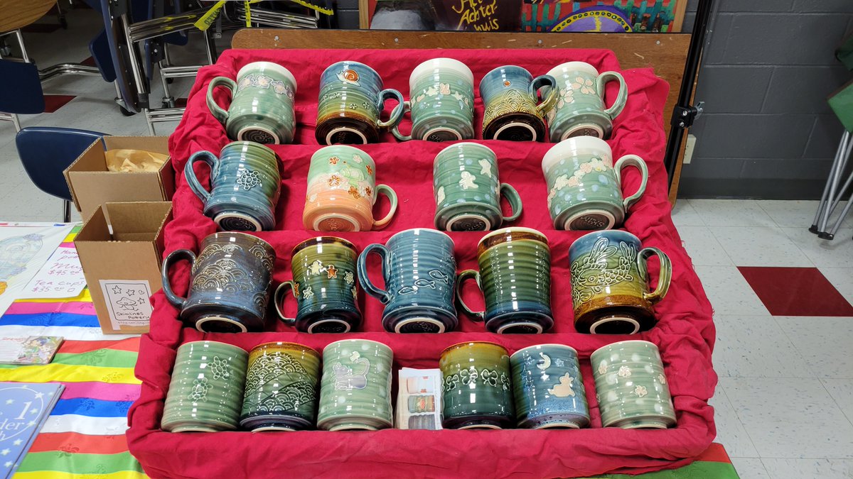skimlines's tweet photo. I'm at the #Poughkeepsie Galleria today from 11am to 3pm. I'll have mugs, tea cups, comics, and prints. 😀 https://t.co/FdPPlZJClp