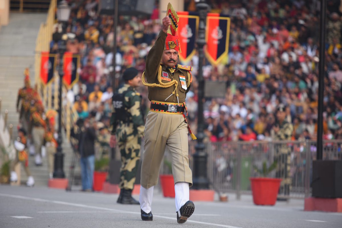 BSF_India's tweet photo. 3 Dec 2022
Glimpses of JCP Attari Retreat Ceremony attended by Hon'ble MoS Sh @nityanandraibjp as Chief Guest. 

#BSF #BSFAt58 #BSFRaisingDay2022 https://t.co/Ezi34UGZER
