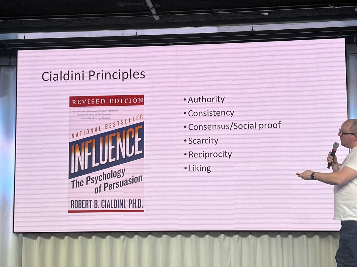 Cialdini principles useful for data storytelling by <a href="/timceuppens/">Tim Ceuppens</a> #measurecamp #measurecampbru <a href="/MeasureCampBru/">MeasureCamp Brussels</a>