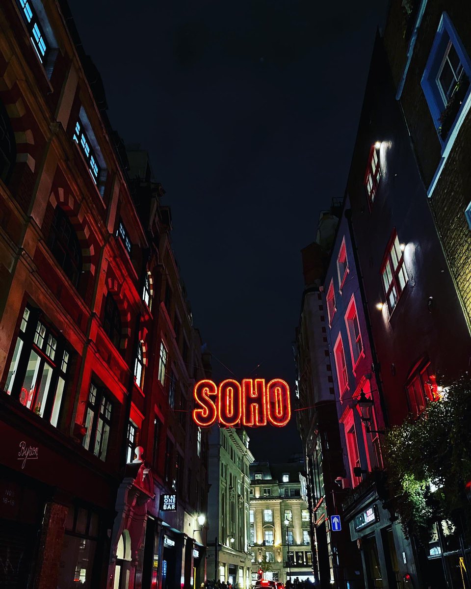 Carnaby lights on fine form as ever