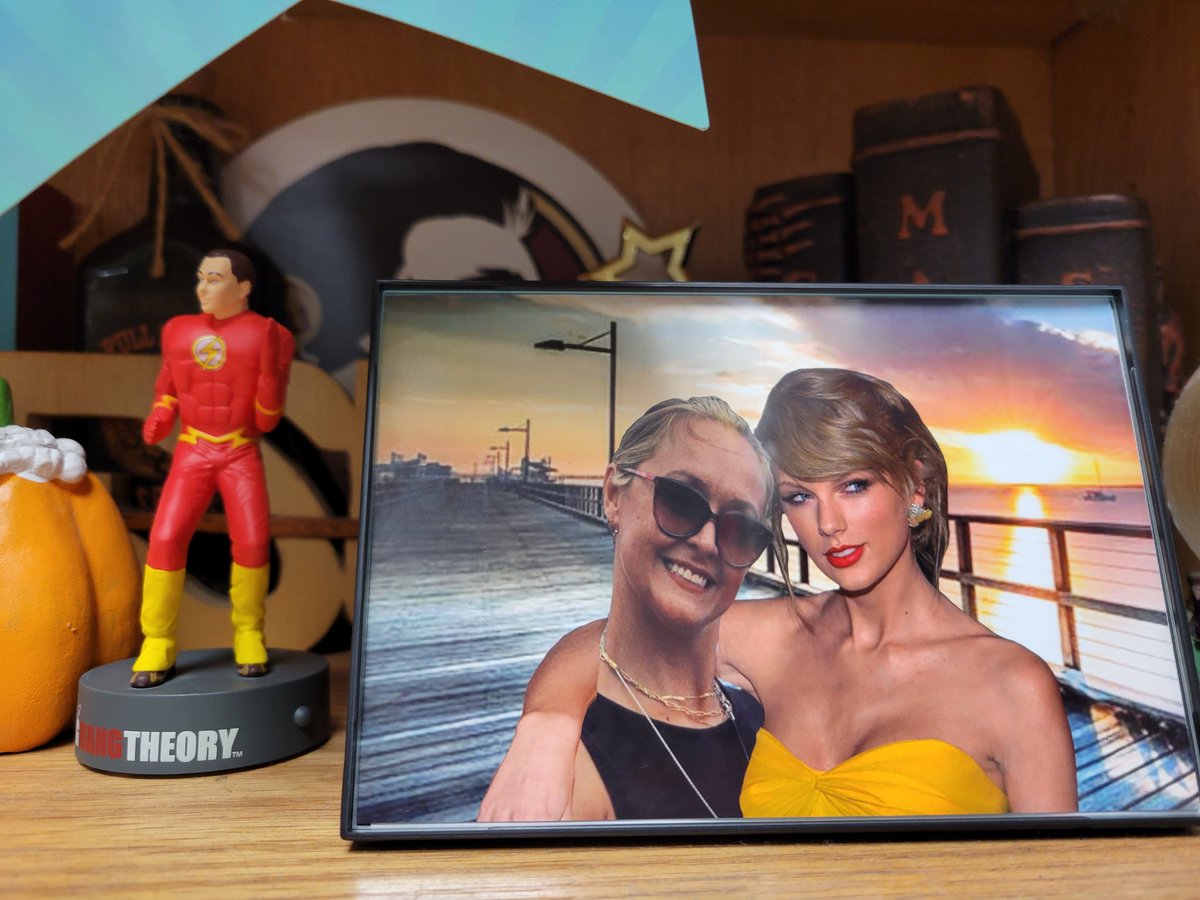 _april_lynn's tweet photo. My students get me. ❤️ Awesome bday photoshop pic of me &amp; bestie + my husband getting the sheldon/flash ornament. My school bookshelf is coming together nicely. #TaylorSwift #TheFlash https://t.co/1KkhlFtfBB