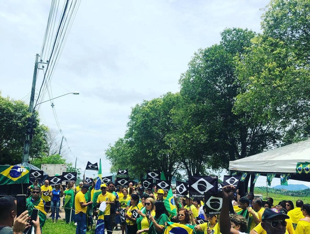 RenaizaBueno's tweet photo. Itaperuna/RJ não entregará o país aos bandidos a cada dia o movimento aumenta mais. #BrazilianStore #SOSFFAABRASIL https://t.co/ir44pSyxix