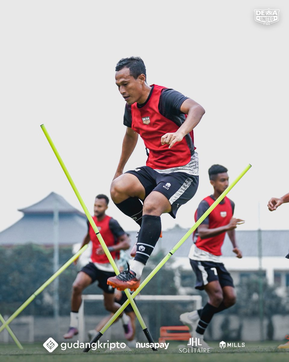 dewaunitedfc_'s tweet photo. Sesi latihan terakhir sebelum bertolak menuju Jawa Tengah ๐ฅ ๐ฅ
#DUFC
#anakdewa
#kitaserius
#liga1
#BEL1EVE https://t.co/TJXqfQ6NHP
