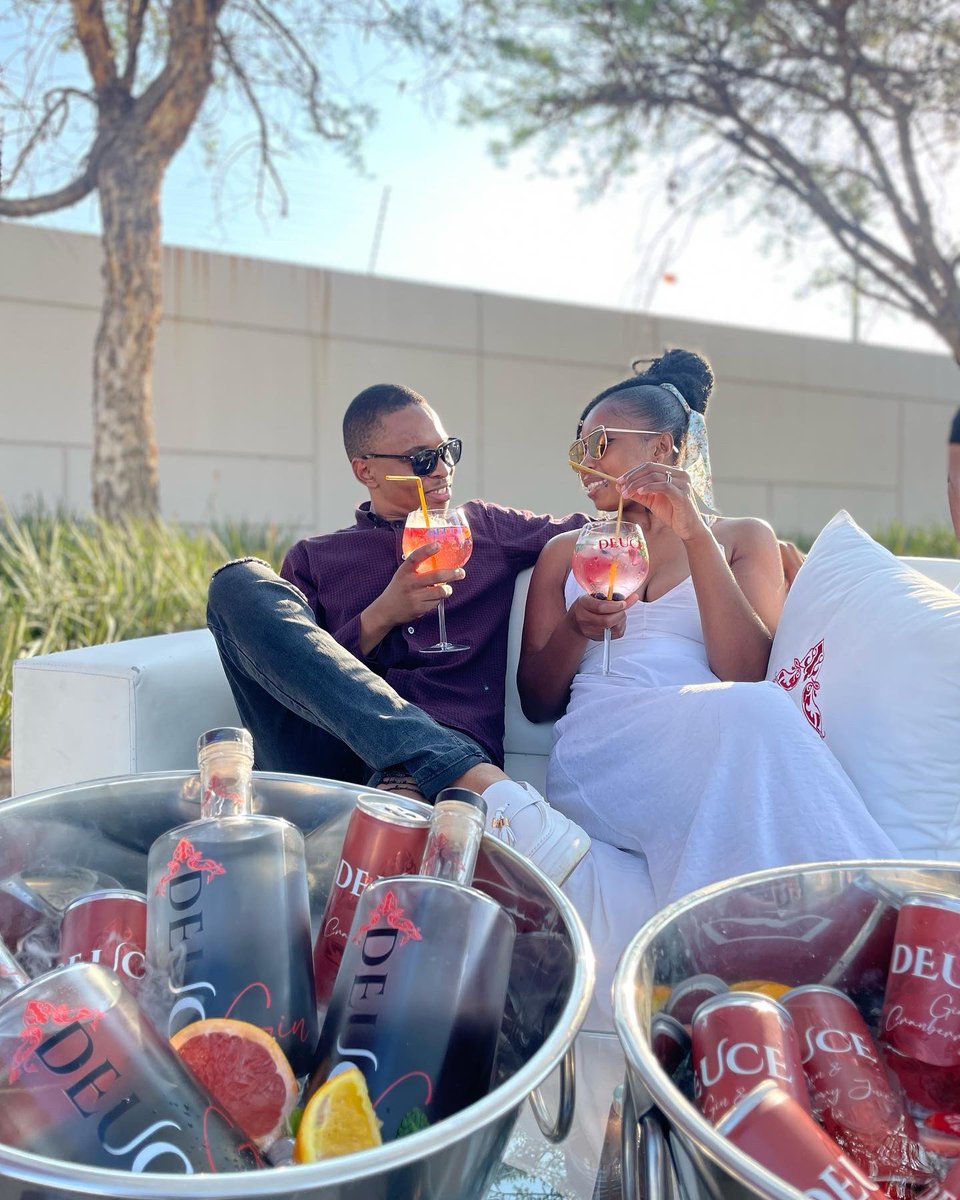deuceginafrica's tweet photo. Enjoy your Deuce Gin this December ! With two amazing offering Deuce should def be on your table this December ! 
.
.
Available at selected retailers ⭐️
.
.
#Gin #SAProduced #LevelYourTasteofPleasure #DeuceGin #DeuceGin #DeuceGinAfrica #Deuce https://t.co/S8i2FSYBt3
