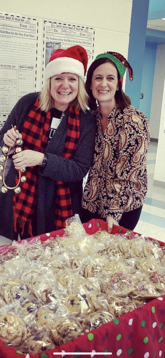 ashlee_ciccone's tweet photo. Festive Fridays kicked off yesterday with Kind Cookie Company’s stuffed cookies for our rockstars! Delish and delivered! #supportlocal #TheDolphinDifference https://t.co/CwXiIM1TbG