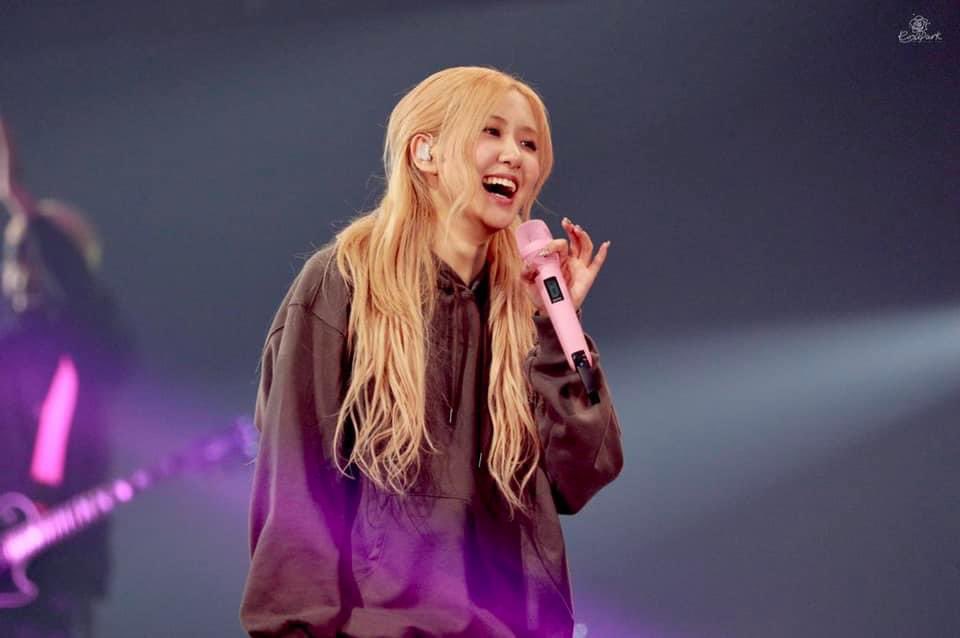 locccc1000's tweet photo. #Protect_ROSÉ 🥹🥹 https://t.co/pBVzMfS12p