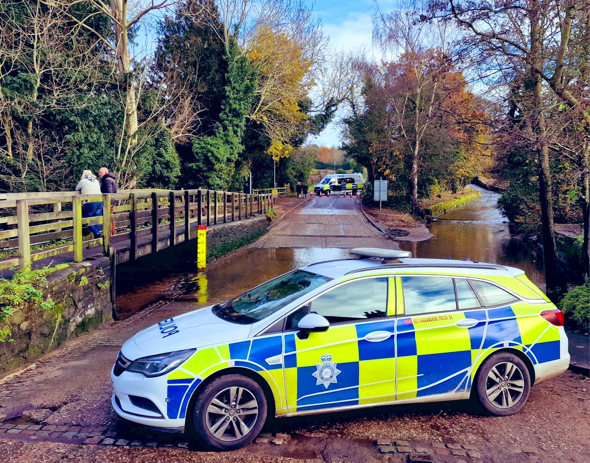 With Rufford Ford now closed to traffic for safety reasons, #BlueWatch visited members of the public with <a href="/nottspolice/">Nottinghamshire Police</a> to discuss water safety today #OneTeam