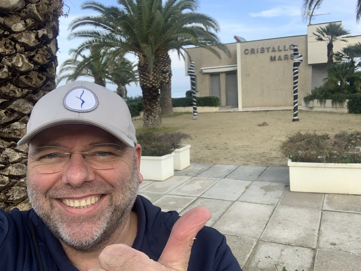 GertjanvdLinden's tweet photo. Mooi om hier na jaren weer terug te zijn. Vrienden voor het leven en wat een plezier heb ik hier gehad 🏀🍀 #amicacci #Giulianova https://t.co/lNtSdoa2gM