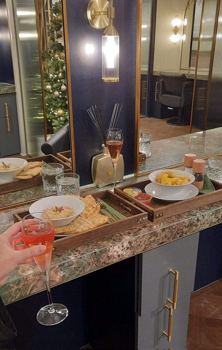 Kat &amp; I having our hair done in style today - thanks as ever to Sophie <a href="/nicobouquet/">Nico Bouquet</a> 🥂💇‍♀️🥰