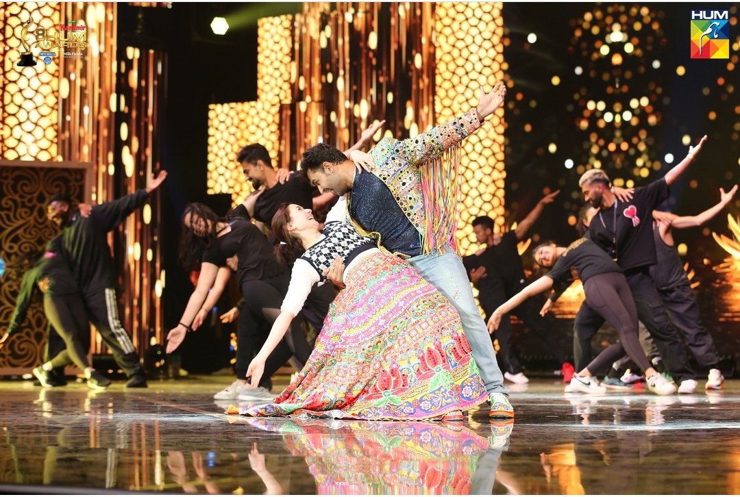 Rubisworld1's tweet photo. Look at their smiles😍🥺
Main event tomorrow 💃

@farhan_saeed @realhaniahehe 
Love &amp; blessings always ❤️🙌

#FarhanSaeed #HaniaAamir #FarHania #Halza #MereHumsafar #HumAwards2022 https://t.co/NcT4g0Eb2t
