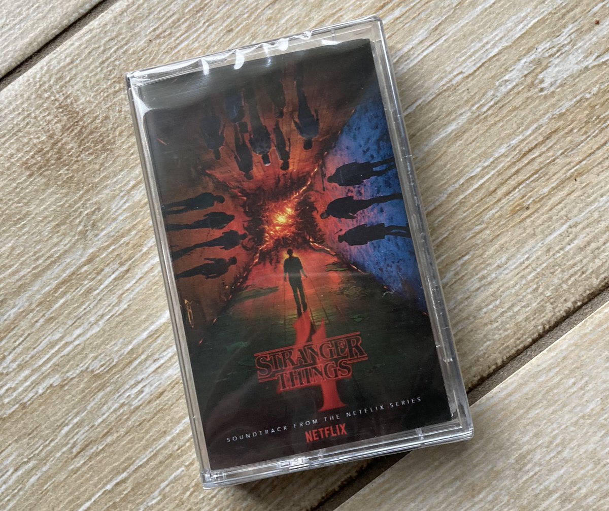 Stranger Things OST (inkl. Metallica) bei @mediamarkt_de bestellt. Lege im Markt den Abholschein vor.
„Ach cool, ist das die Kassette?“
„Ja, genau“
„Mein Kollege &amp; ich haben die gestern gesehen. Wir wussten gar nicht dass es sowas noch gibt. Nice!“
Alt fühlen beim Abholen inkl.🤪