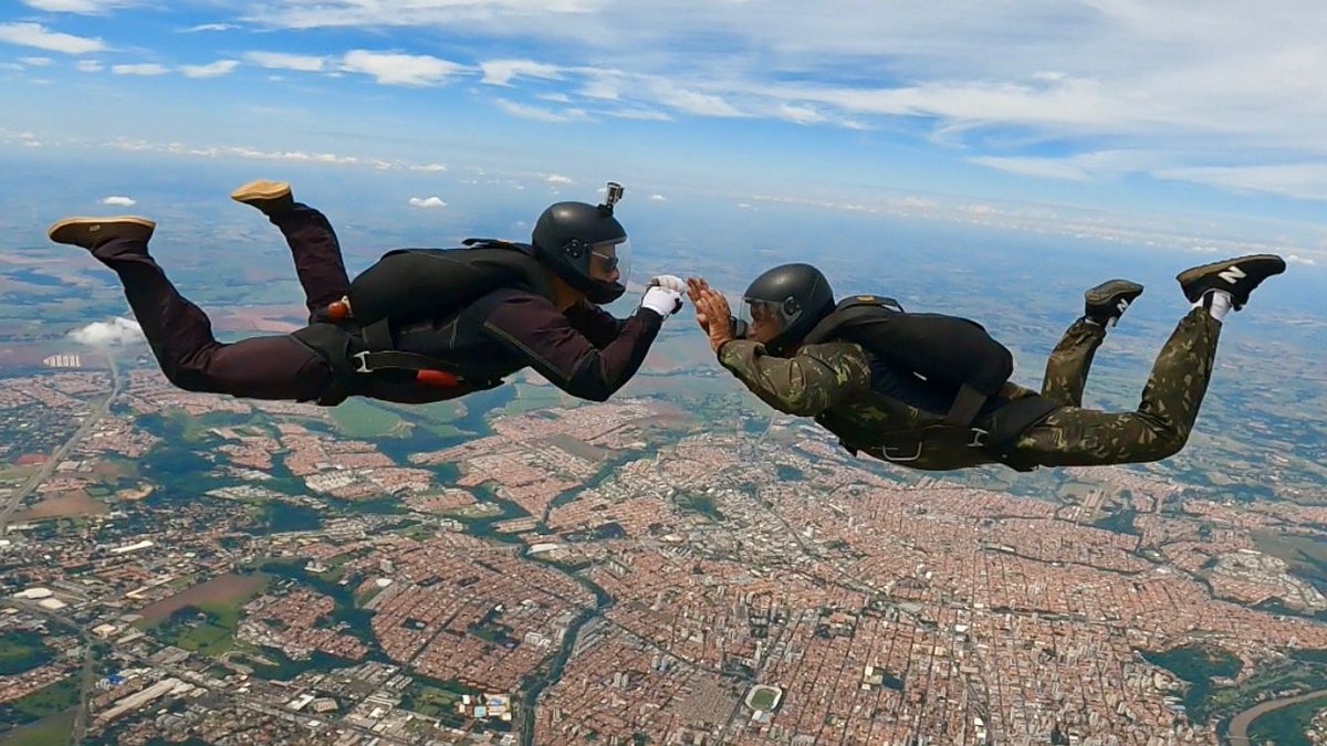 mateusfortao's tweet photo. Daqui de cima não se pode sonhar baixo.����🦅🇧🇷 https://t.co/yUJB0VN4SG