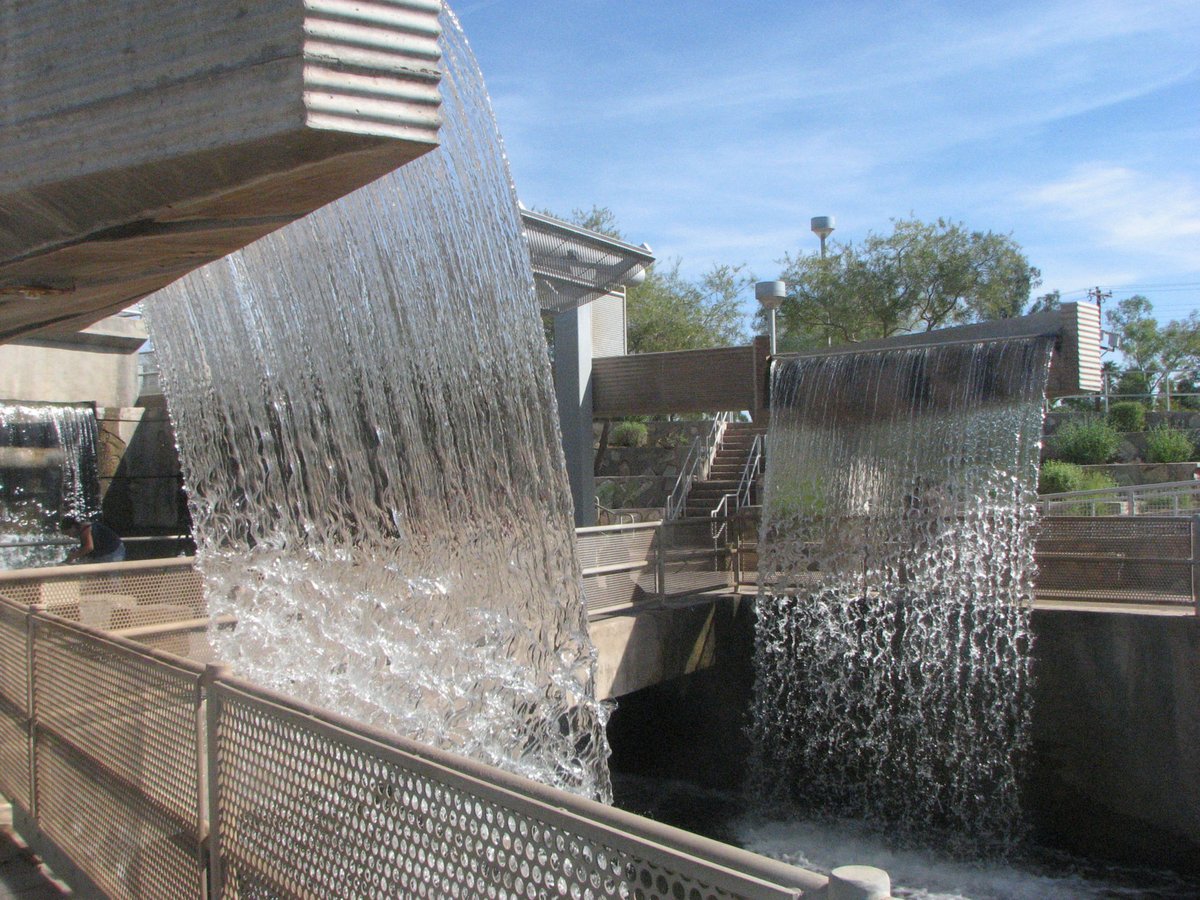KBWOODSPR's tweet image. Arizona Falls is a great place to go lay back and relax to the sound of rushing water. It has a natural 20-foot drop on the Arizona Canal and has been gathering residents for over 100 years! #thingstodo #arizonafalls
