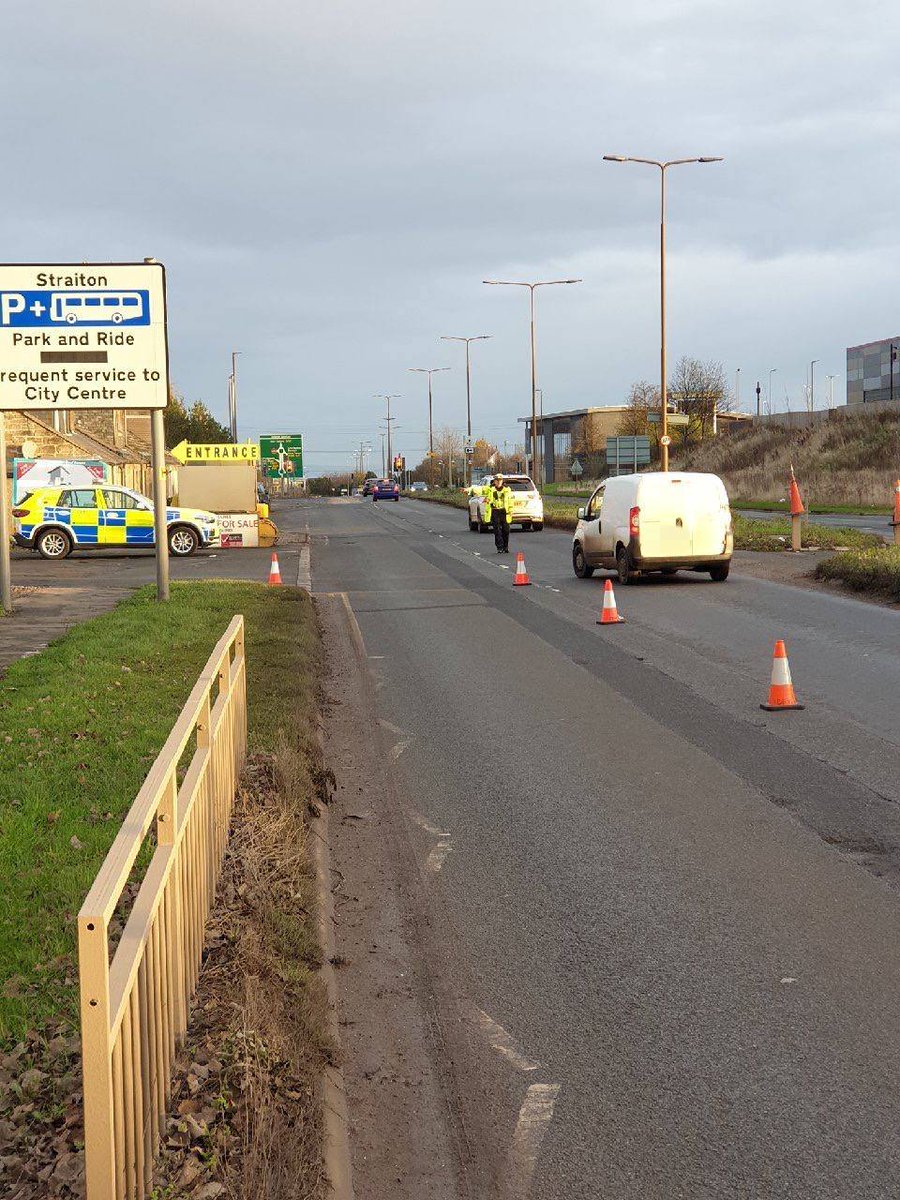 PSOSRoads's tweet photo. #DalkeithRP and Edinburgh #NMCU ran a winter road check today.
Of 46 vehicles stopped, 2 prohibited for mechanical defects, 2 tickets issued for bald tyres, and 1 seized for no insurance and driver with no licence.
All negative breath tests as well.
#GoSafe
#AllBeforeLunch https://t.co/xzZYeAx8bh