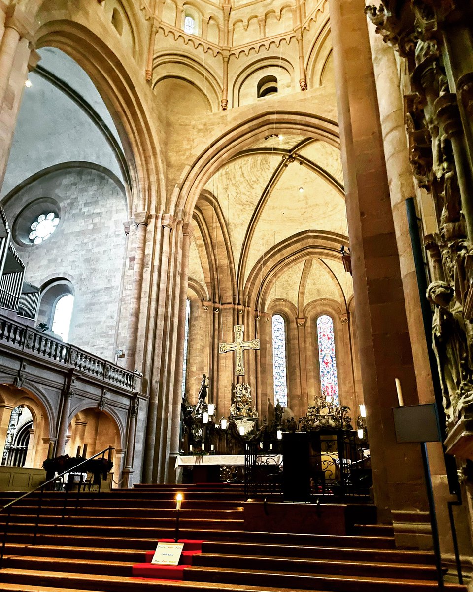 xlth's tweet photo. St. Martin's Cathedral ❤️ #mainz #mainzerdom https://t.co/mCK3ubRRZo