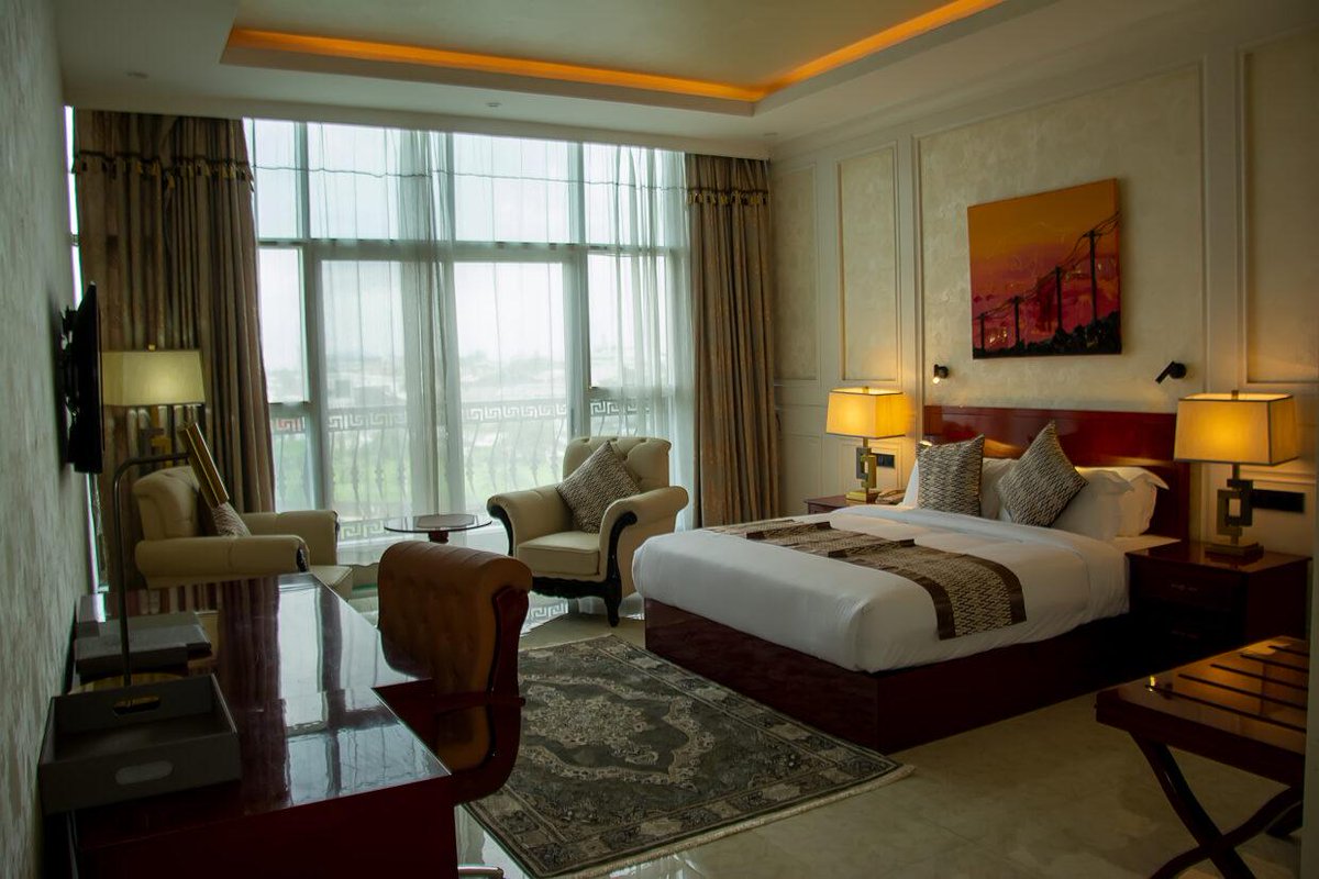 osbornlapalmphc's tweet photo. Looking for where to spend your holiday this festive season? 
Book at Osborn La Palm Royal Resort, and your life will never remain the same.

visit: https://t.co/5eTlYN7Hmf https://t.co/tzfhI4TO1m