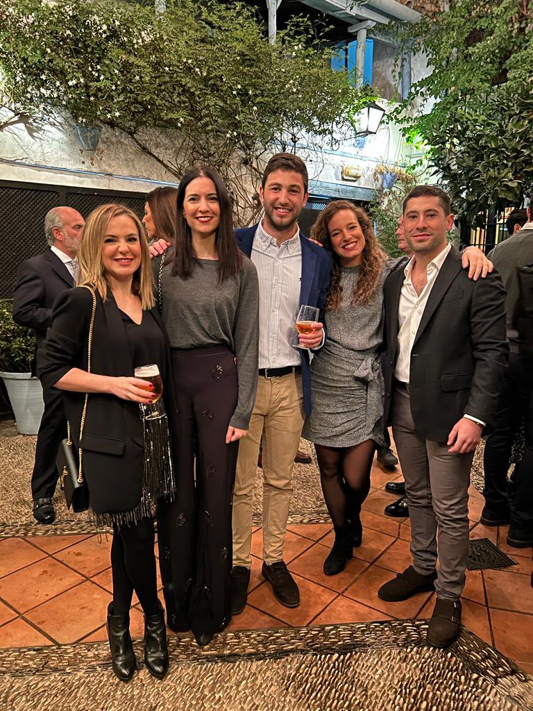 Tras día intenso en <a href="/sapdes/">SAPD</a> @53congresoSAPD, un rato de relax con nuestros residentes <a href="/DrArroyo94/">Jose Arroyo</a> <a href="/L_Fruits/">Laura Frutos Muñoz</a>, Paula Martín y <a href="/ernestorc97/">Ernesto Rebertos</a>, y con <a href="/lozano_tercero/">Dra. MercedesTL</a>. <a href="/HospitalJaen/">Hospital Universitario de Jaén</a>