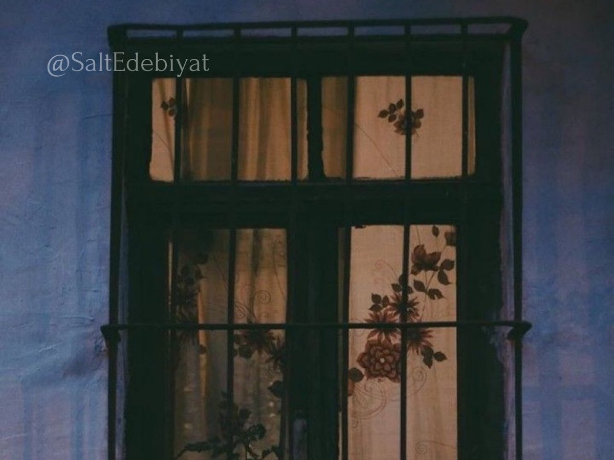 Açılmamakta ısrar eden pencereleri,
Duvardan saymak gerekir.