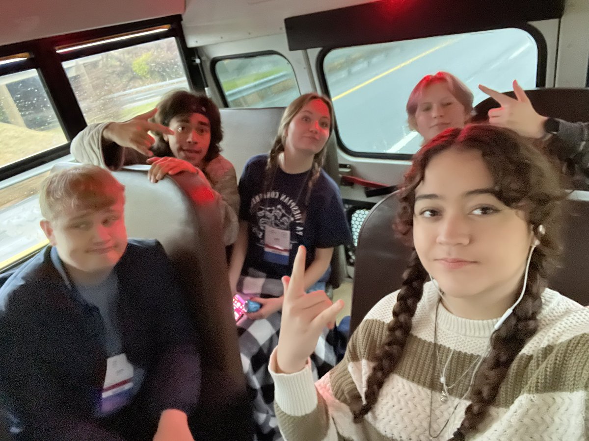 sofializreal's tweet photo. the back of the bud has some seriously slay vibes going on rn!! 
see you soon 😝

#pamemefest22 https://t.co/fiHsod8TP5