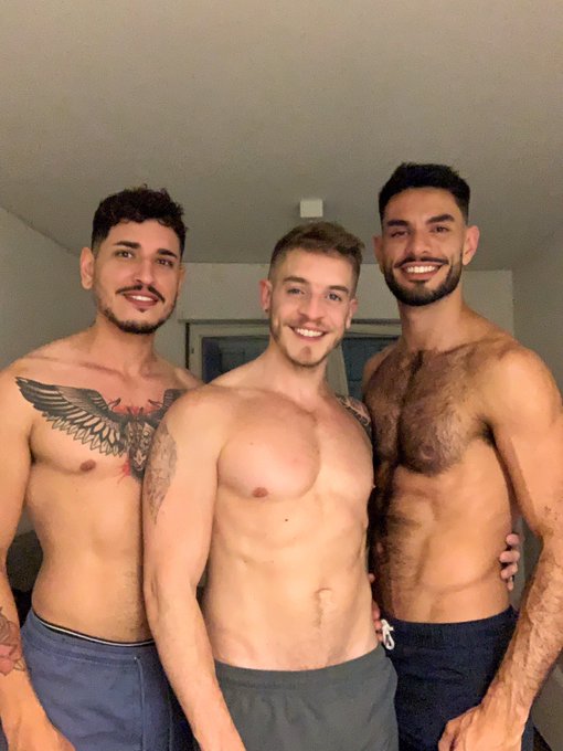 No saben que lindo v&iacute;deo hicimos anoche con @MaxDeepxxx y @davewikkinson 🔥  Muy pronto en onlyfans 😈<a class="tags" target="_blank" title="On Twitter" href="/?out=eyJ0eXAiOiJKV1QiLCJhbGciOiJIUzUxMiJ9.eyJpYXQiOjE3MjAxOTE4ODcsImlzcyI6InR3cG9ybnN0YXJzLmNvbSIsIm5iZiI6MTcyMDE5MTg4NywiZXhwIjoxNzUxNzI3ODg3LCJyZWRpcmVjdF91cmwiOiJodHRwczovL3R3aXR0ZXIuY29tL01heERlZXB4eHgifQ.RBUCPHWMSHhZadZkxJ94y5ycepdPzJqIR_JzqKAHny_TD231bOTuyUUQrq6xgd5YFoOztoSxns7gi8TupnfZPg">@MaxDeepxxx</a><a href="/tag/lucasmen"class="tags"><span>#lucasmen</span></a>