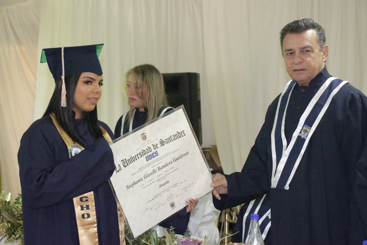 UDES_Valledupar's tweet photo. #UDESValledupar l Entregamos a la región, el país y el mundo nuevos profesionales en las diferentes disciplinas, formados con alta calidad académica 🎓🎓 #UDESigueFormando https://t.co/zxBzWxMIOO