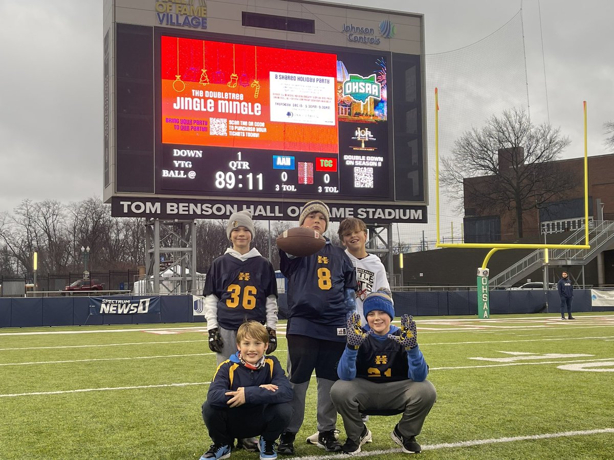 The best ball boys and water boys in the business are ready to go Kirtland.  With 16 games a season they get lots of experience!!! Thanks boys for all you do! 🏈❤️🐝