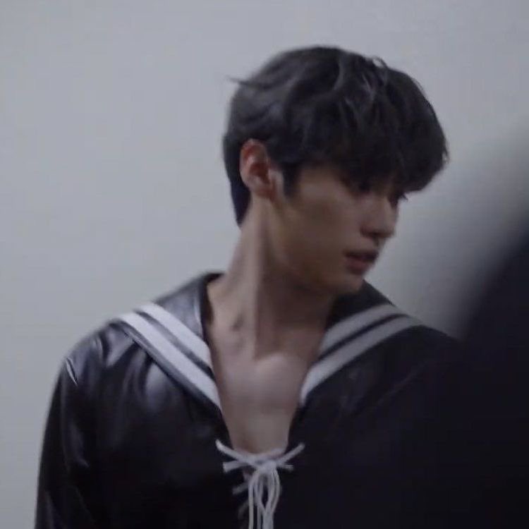 leeminholooks's tweet photo. https://t.co/VQk9CGIuc7