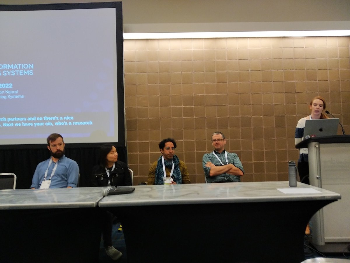 alienelf's tweet photo. Panel getting spicy at @broadercollabs 😍 https://t.co/5mz6HM0ubD