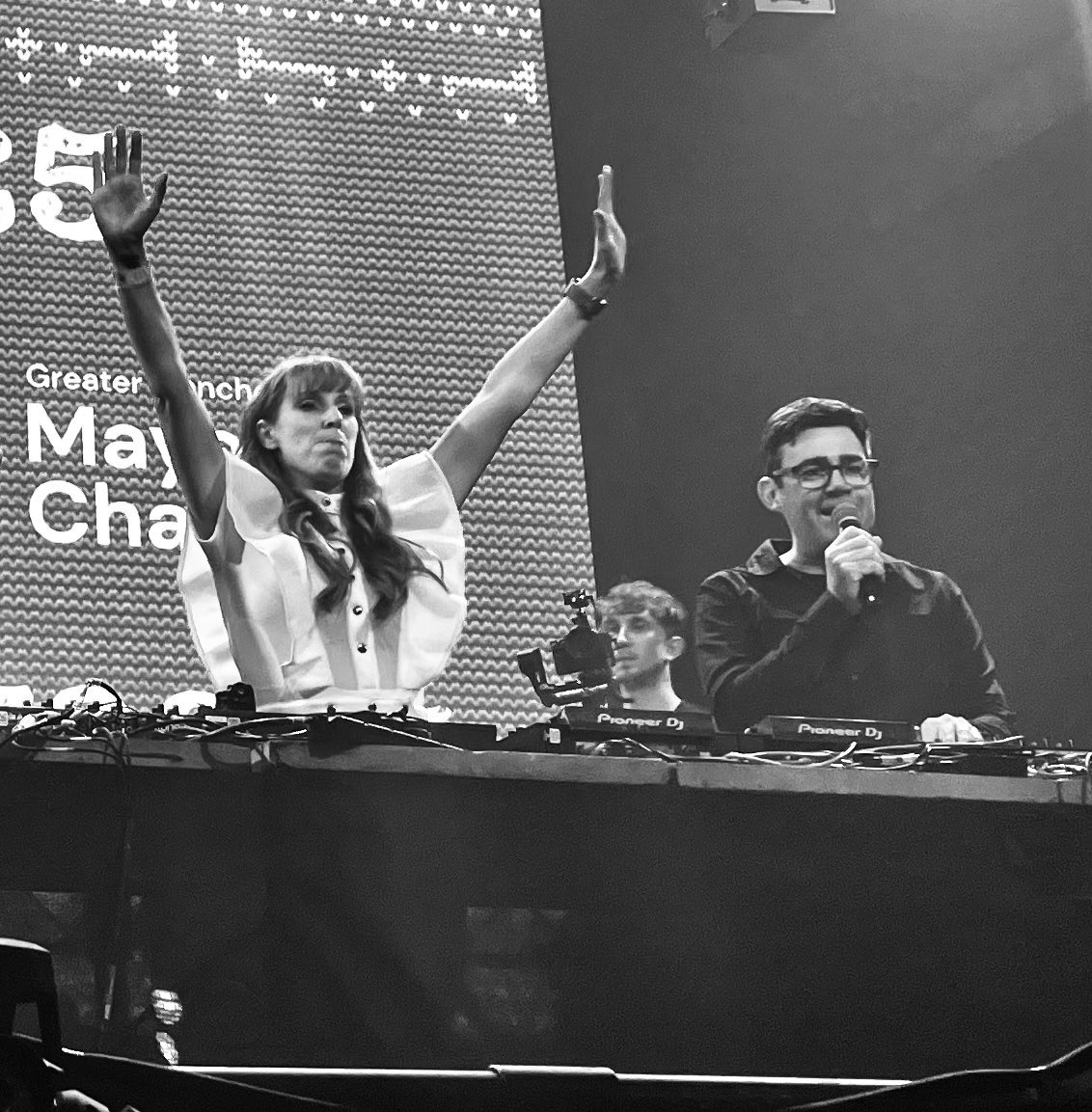 What a night that was.

Thanks to everyone who came along and helped us give more people somewhere warm to go this Christmas.🙏🏻

#DJBattle
#ABedEveryNight @GMMayorsCharity

1/3