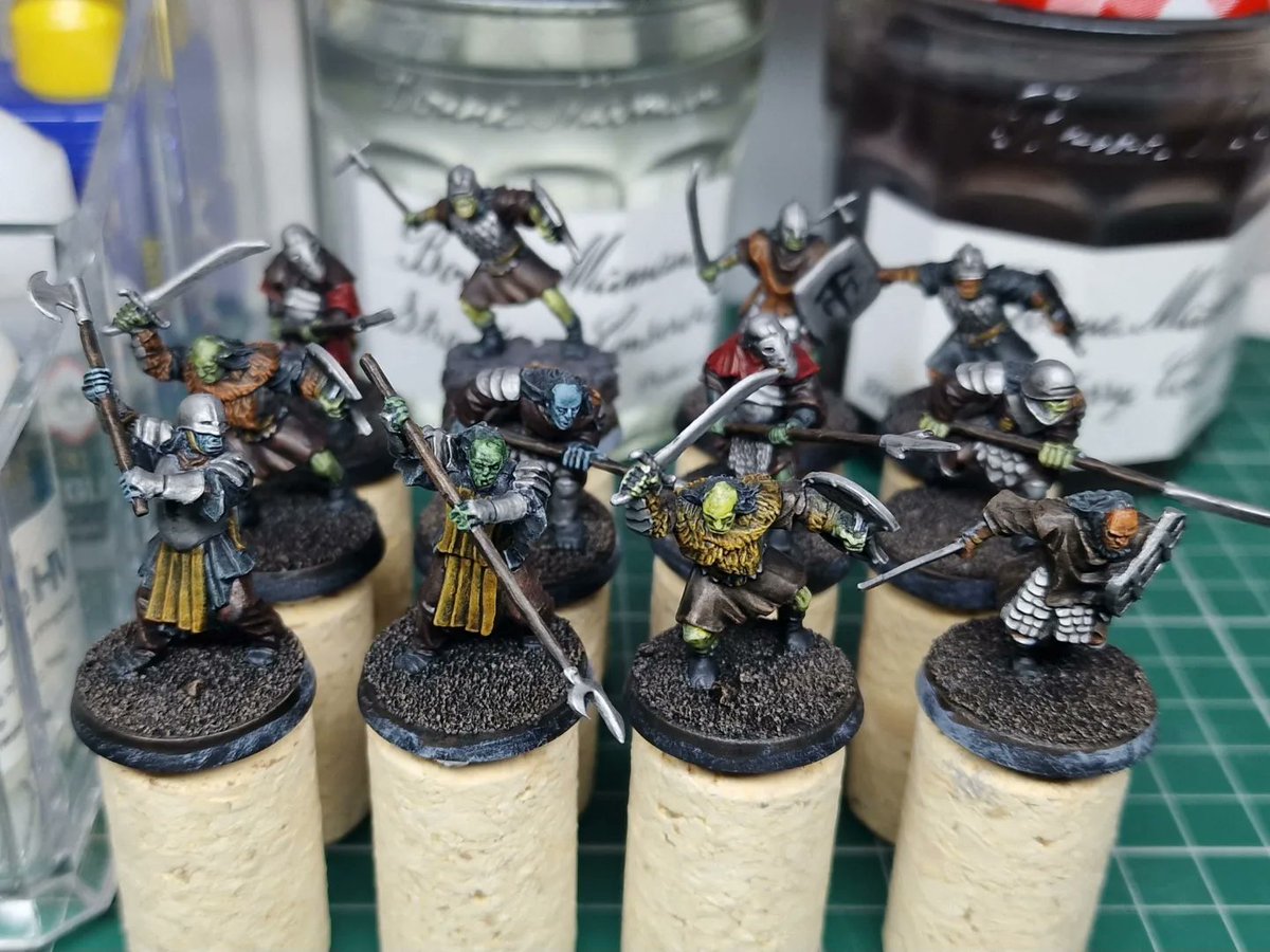 dan_smedley's tweet photo. #WIP on a Mordor Orc warband, just the bases left to complete. Happy with the ragtag look and how easy the scheme is, doesn't look the best but more than enough for tabletop standard!

#paintingwarhammer #middleearth #lordoftherings #hobbit #thehobbit #lotr https://t.co/WbXss35ELa