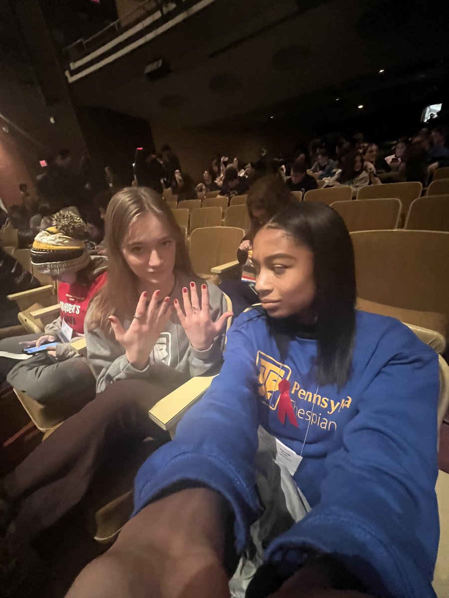 me after watching gossip #pamemefest22