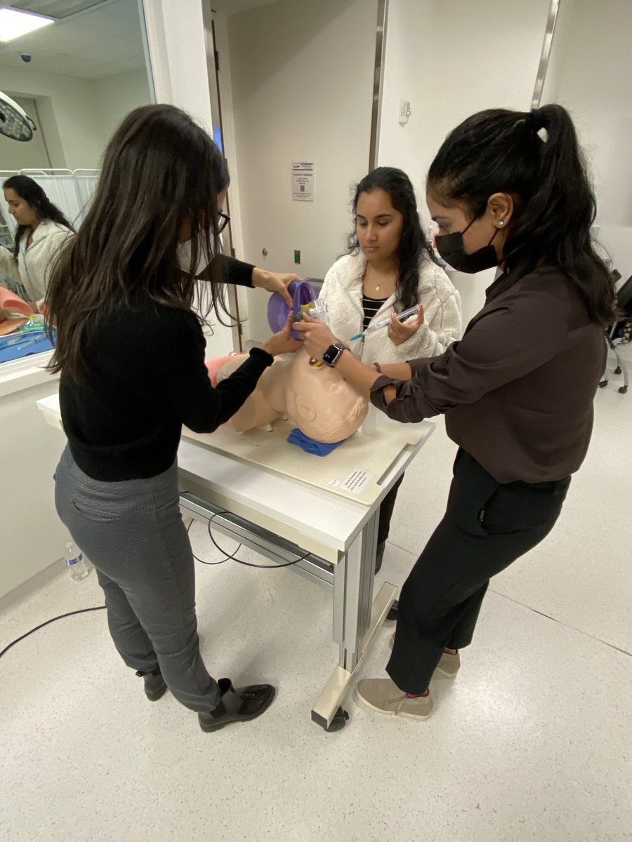 chorphm's tweet photo. Airway management workshop in action! #VCUSOM PIG Conference!! https://t.co/j0uOd3uH3d